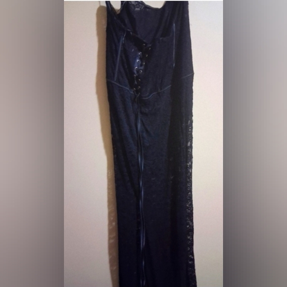 Akira Black Lace Maxidress - Picture 5 of 5